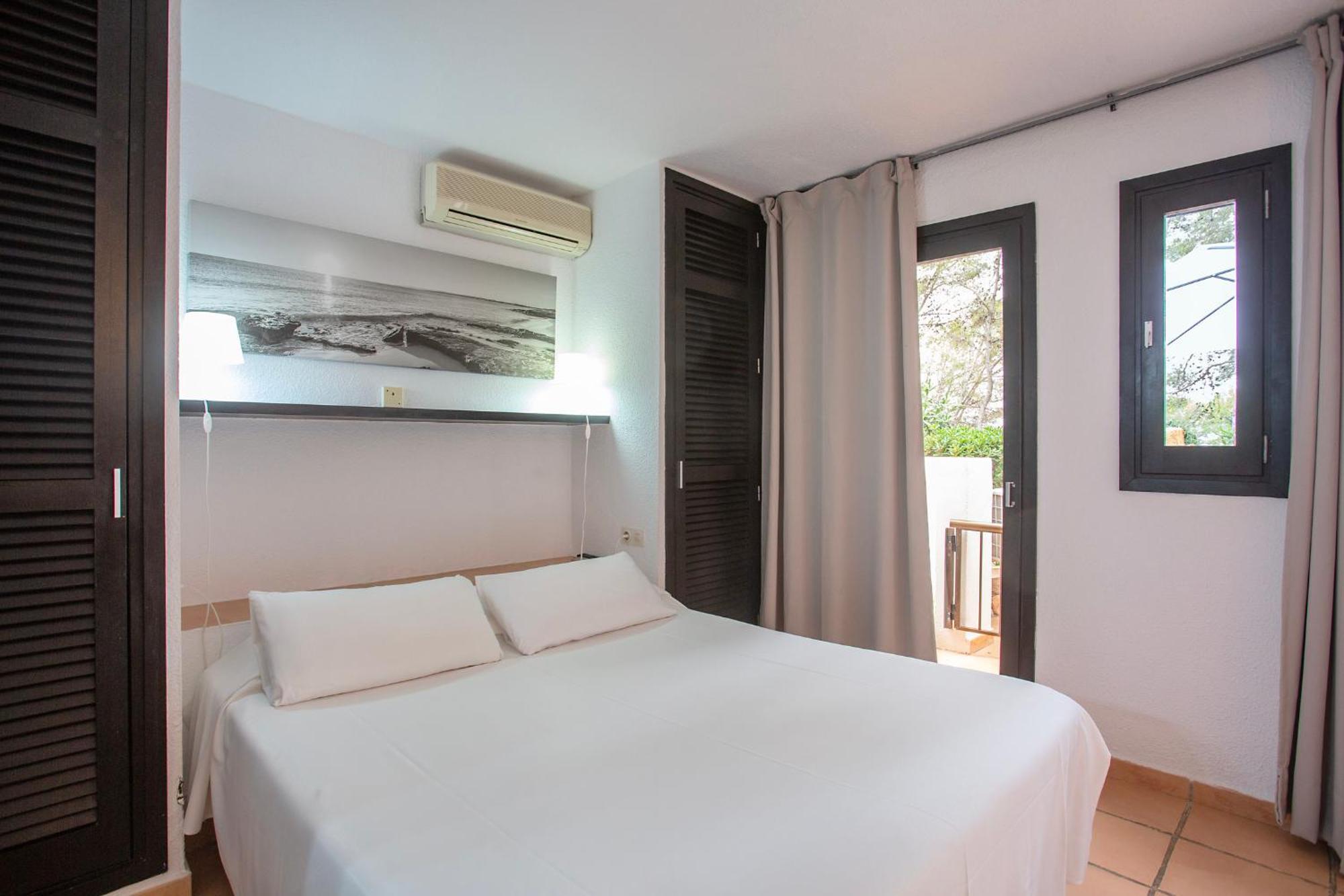 Club Cala Azul Hotel Cala Llenya  Room photo