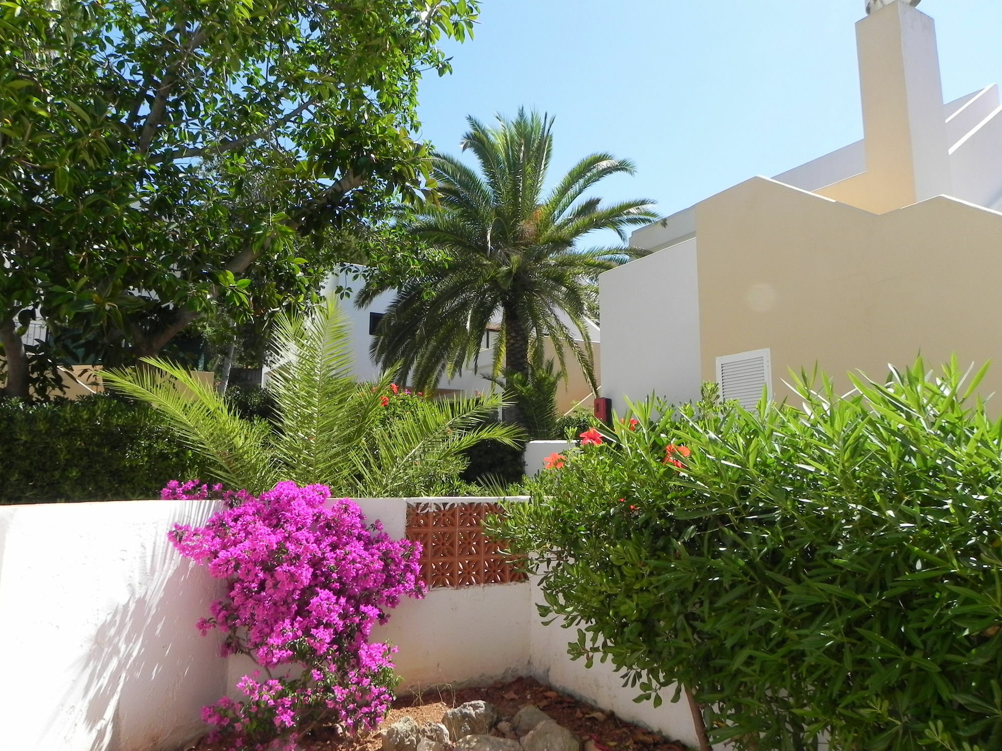 Club Cala Azul Hotel Cala Llenya  Exterior photo